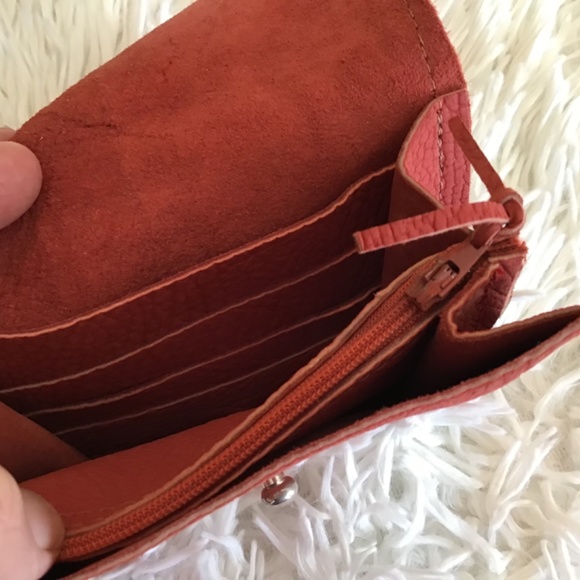 Handmade Leather Wallet - Picture 3 of 7